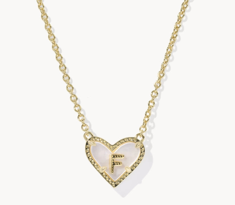 KENDRA SCOTT- Heart Gold Letter Pendant Necklace in Ivory Mother of Pearl