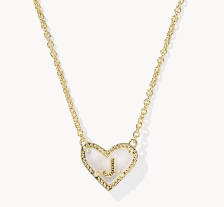 KENDRA SCOTT- Heart Gold Letter Pendant Necklace in Ivory Mother of Pearl