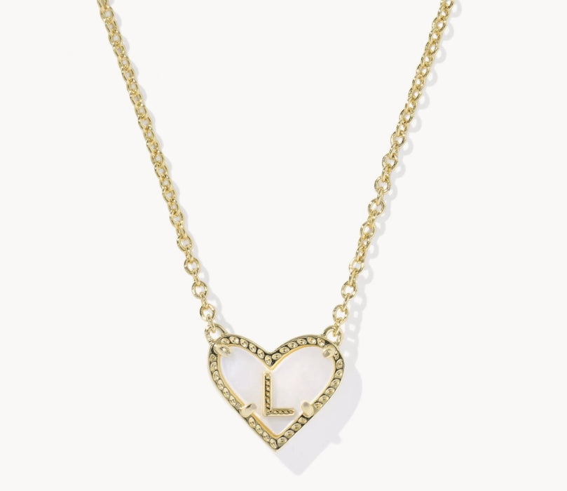 KENDRA SCOTT- Heart Gold Letter Pendant Necklace in Ivory Mother of Pearl