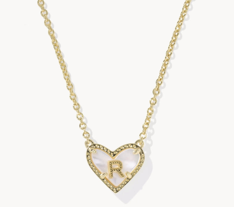 KENDRA SCOTT- Heart Gold Letter Pendant Necklace in Ivory Mother of Pearl
