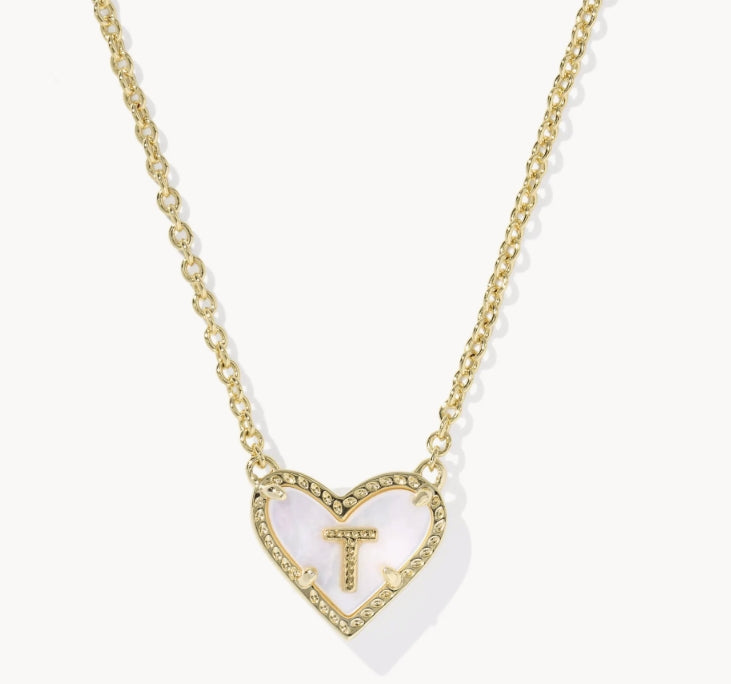 KENDRA SCOTT- Heart Gold Letter Pendant Necklace in Ivory Mother of Pearl