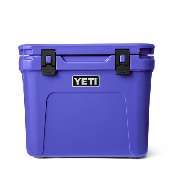 YETI- Roadie 32 Hard Cooler in Ultramarine Violet