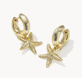 KENDRA SCOTT- Parker Starfish Huggie Earring in Gold Metal