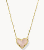 KENDRA SCOTT- BOXED Ari Heart Gold Pendant Necklace in Rose Quartz