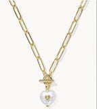 KENDRA SCOTT- Sasha Gold Heart Short Pendant Necklace in Fresh Water Pearl