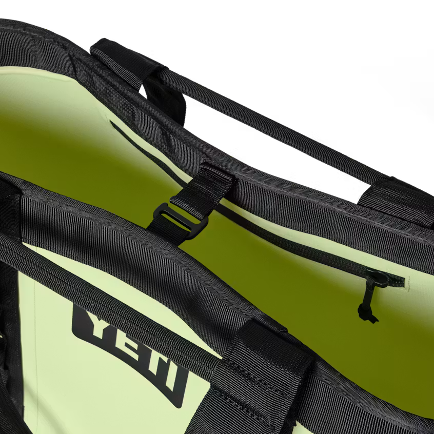 YETI- Camino 35 Carryall Tote Bag in Grasshopper