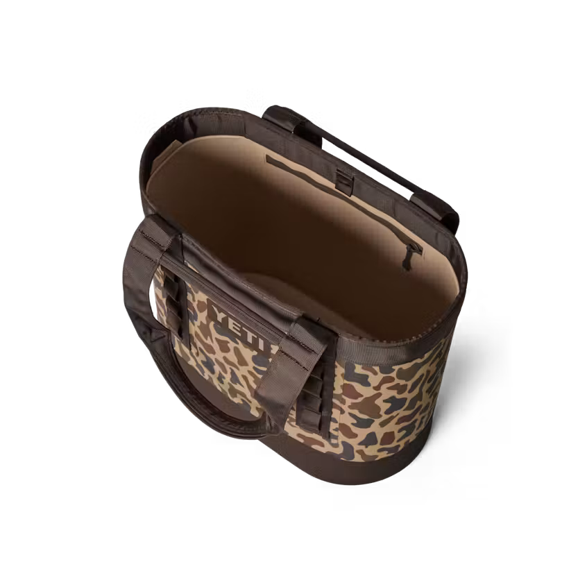 YETI- Camino Carryall 35 in Wetlands Camo