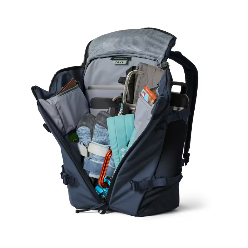 YETI- Ranchero 22l Everyday Backpack in Classic Navy
