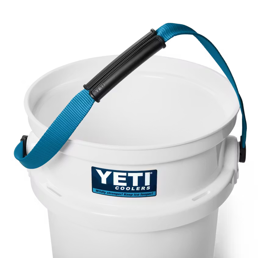 YETI- Loadout Bucket in White/Blue