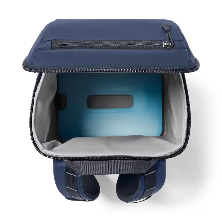 YETI- Daytrip Backpack 20L in Classic Navy