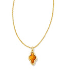 KENDRA SCOTT- Framed Abbie Gold Short Pendant Necklace in Marbled Amber Illusion