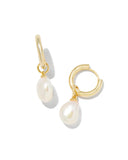 KENDRA SCOTT- Willa Gold Pearl Huggie Earrings in White Pearl