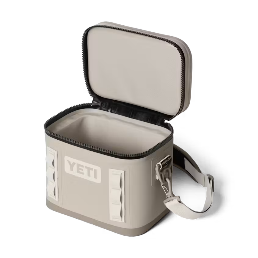 YETI- Hopper Flip 8 Soft Cooler in Cape Taupe